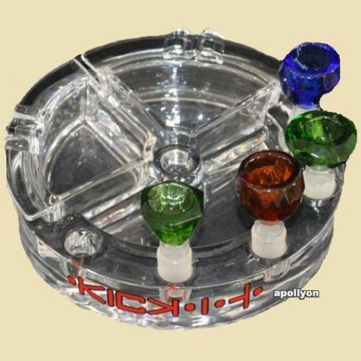 Kick it! Glazen Bong-Asbak