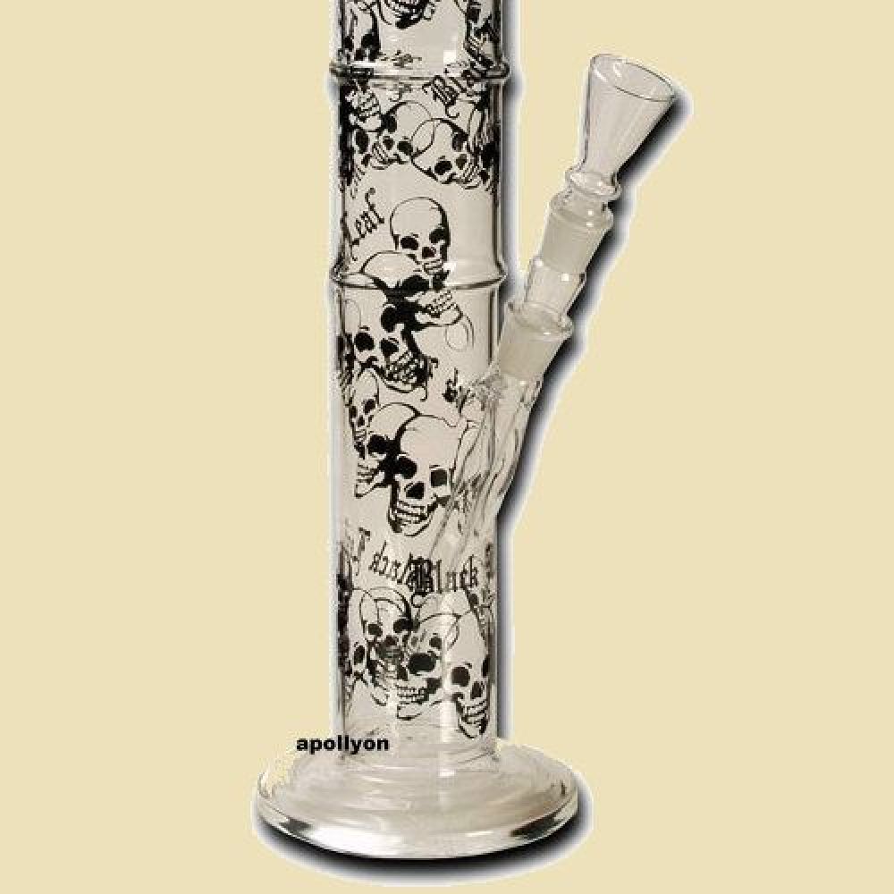 Black Leaf Bong Skulls